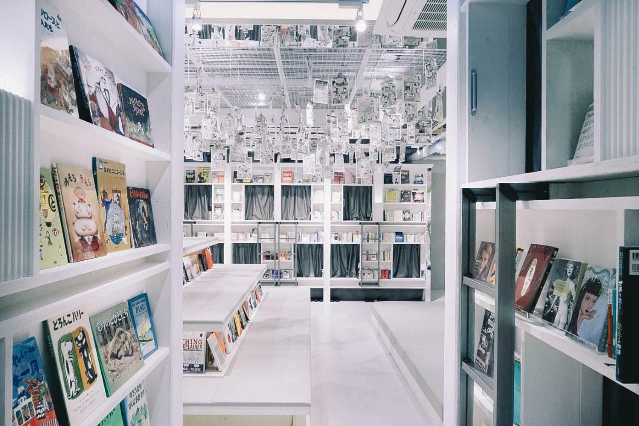 Ostello Book And Bed Tokyo Shinsaibashi Osaka Esterno foto